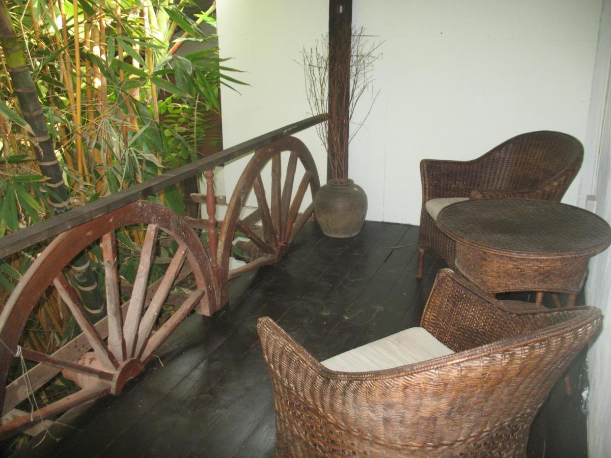 Hotel Teak House Chiang Mai Exterior foto